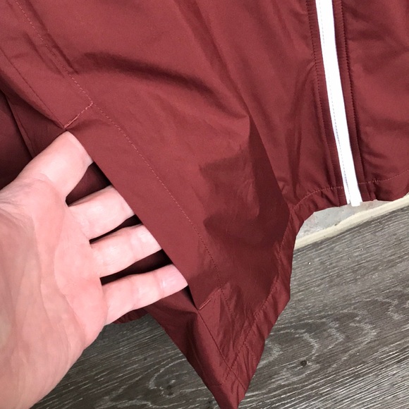 Hurley - Picture 9 of 16